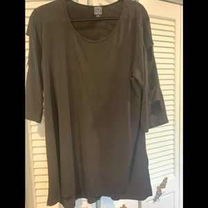 Ladder cutout sleeve tunic